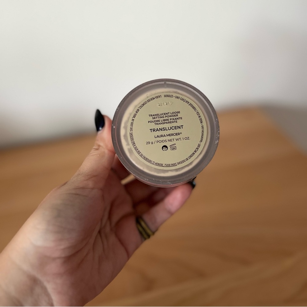 Laura Mercier Translucent Setting Powder - Picture 10 of 13